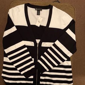 NWT V-Neck, zippered Lane Bryant sweater